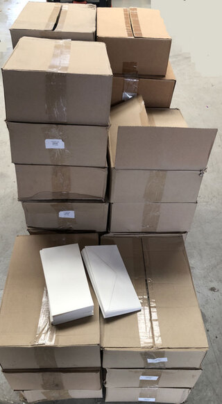 Ca. 15000x Enveloppen – 11 x 22cm – ivoor/gebroken wit